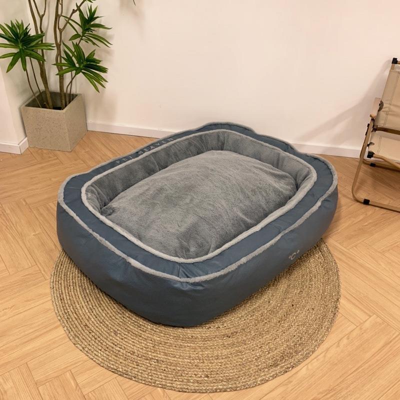 Snuggle-Ready Pet Bed for Chilly Days