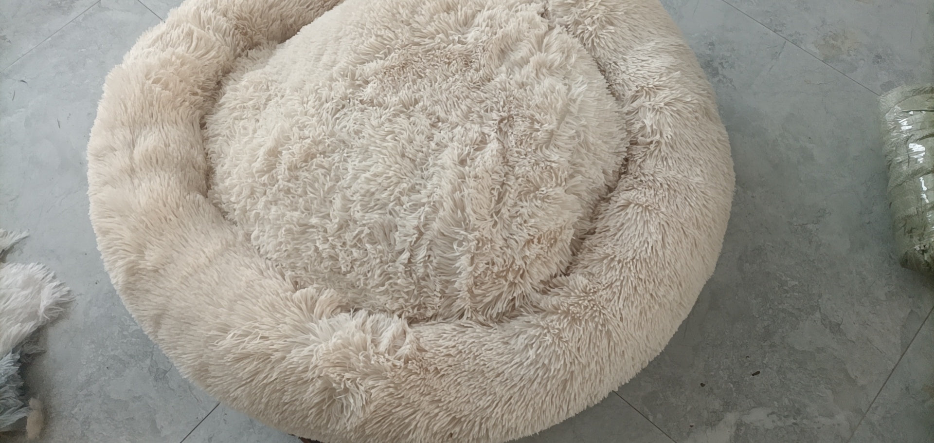 Fluffy Round Dog Bed for Cold-Weather Comfort